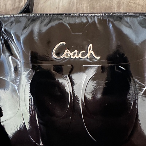 Embossed coach bag - Picture 11 of 15